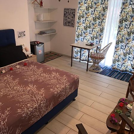 A Tomo Mai Homestay, Close To Airport, Private Bathroom Free Parking And Wifi With High Connection And Breakfast Optional Faaa Kültér fotó