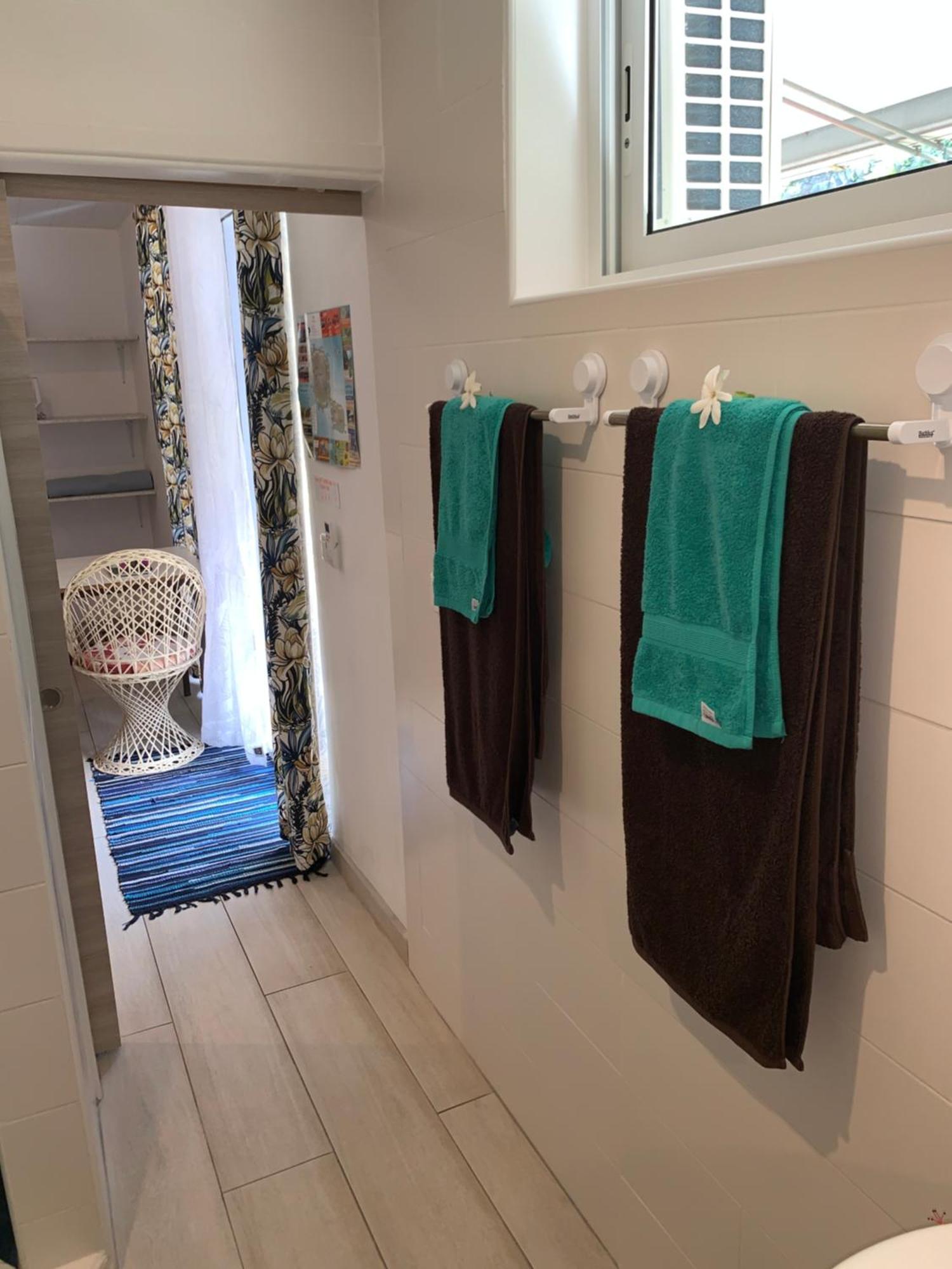 A Tomo Mai Homestay, Close To Airport, Private Bathroom Free Parking And Wifi With High Connection And Breakfast Optional Faaa Kültér fotó
