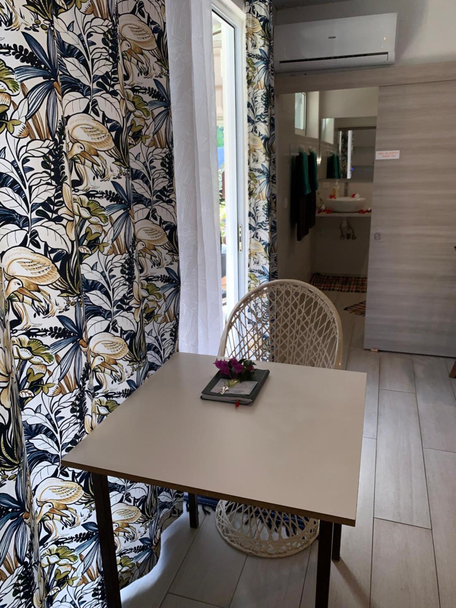 A Tomo Mai Homestay, Close To Airport, Private Bathroom Free Parking And Wifi With High Connection And Breakfast Optional Faaa Kültér fotó